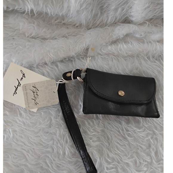 Free People Handbags - Free People Black Leather Wristlet Wallet Snap Closure OB2406752 NWT